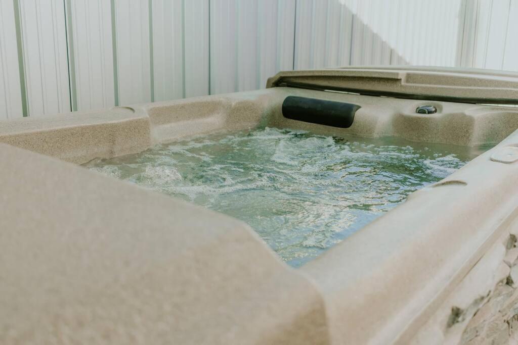 אלבוקרקי Agave Tiny House At Cactus Flower-Hot Tub-Pet Friendly-No Pet Fees! מראה חיצוני תמונה