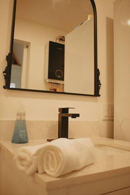 אלבוקרקי Agave Tiny House At Cactus Flower-Hot Tub-Pet Friendly-No Pet Fees! מראה חיצוני תמונה