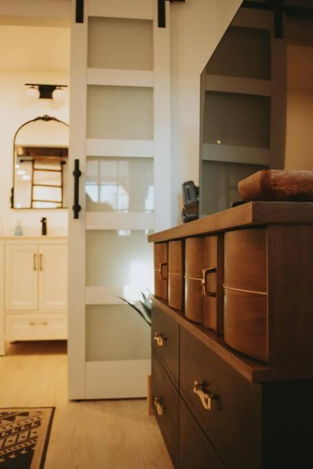 אלבוקרקי Agave Tiny House At Cactus Flower-Hot Tub-Pet Friendly-No Pet Fees! מראה חיצוני תמונה
